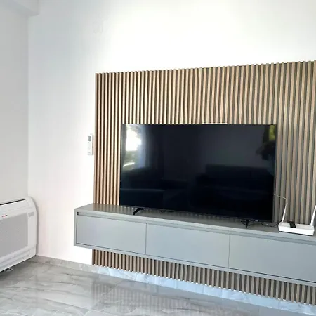 Diamond Golden 3 Apartment *