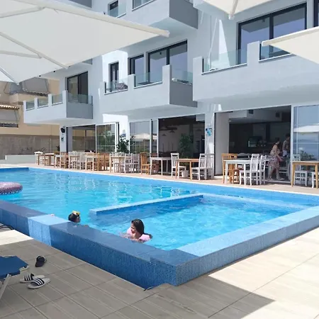 Diamond Golden 3 Apartment *