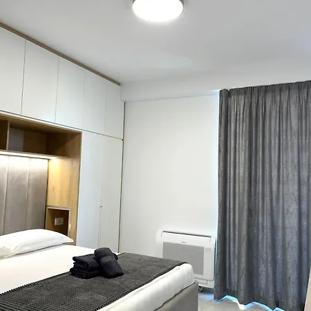 Diamond Golden 3 Apartment
